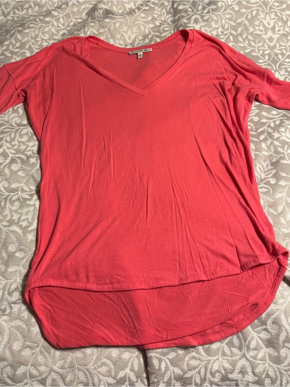 Express Coral V-Neck High-Low Short Sleeve Tee